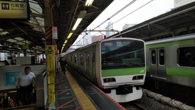 ＪＲ新宿駅ホーム