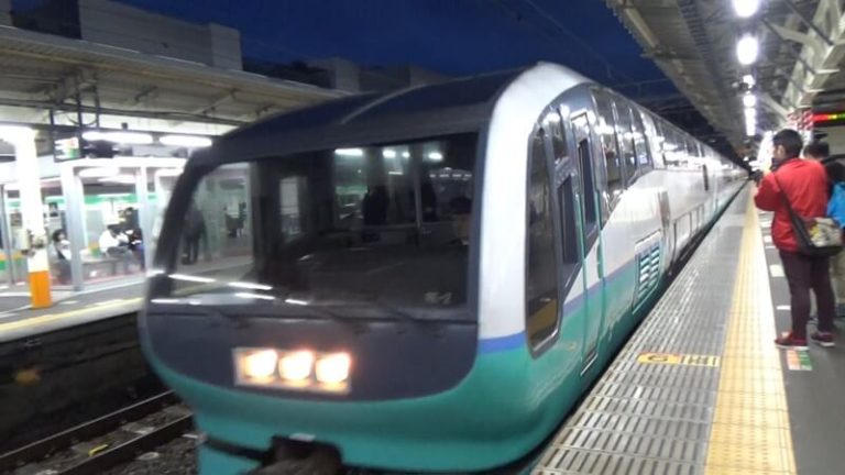 スーパービュー踊り子入線